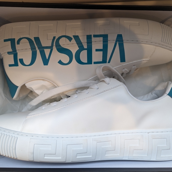 VersaceLa Greca low-top sneakers Size 11 - Picture 5 of 5